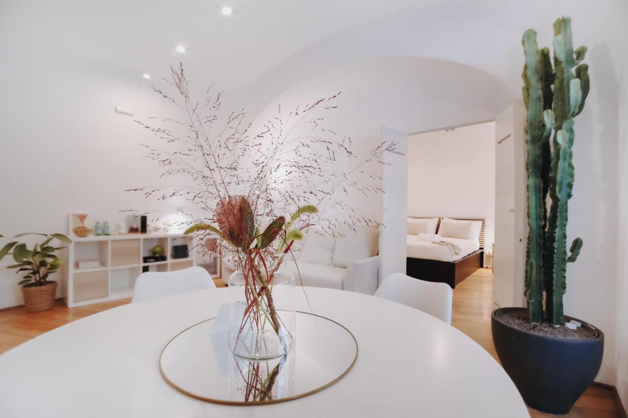 Insieme Suites Napoli Bagian luar foto